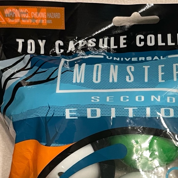 NECA Universal Monsters Second Editions Toy Capsules Collectibles Prize Eggs - Picture 7 of 7